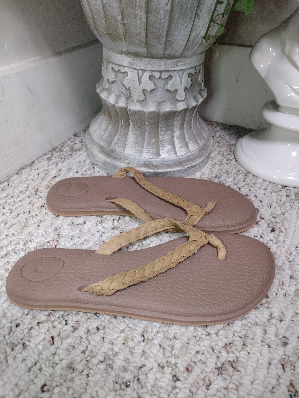 Sanuk Yoga Braid Tan Braided Leather Strap Flip-Flop Sandals - Picture 1 of 6